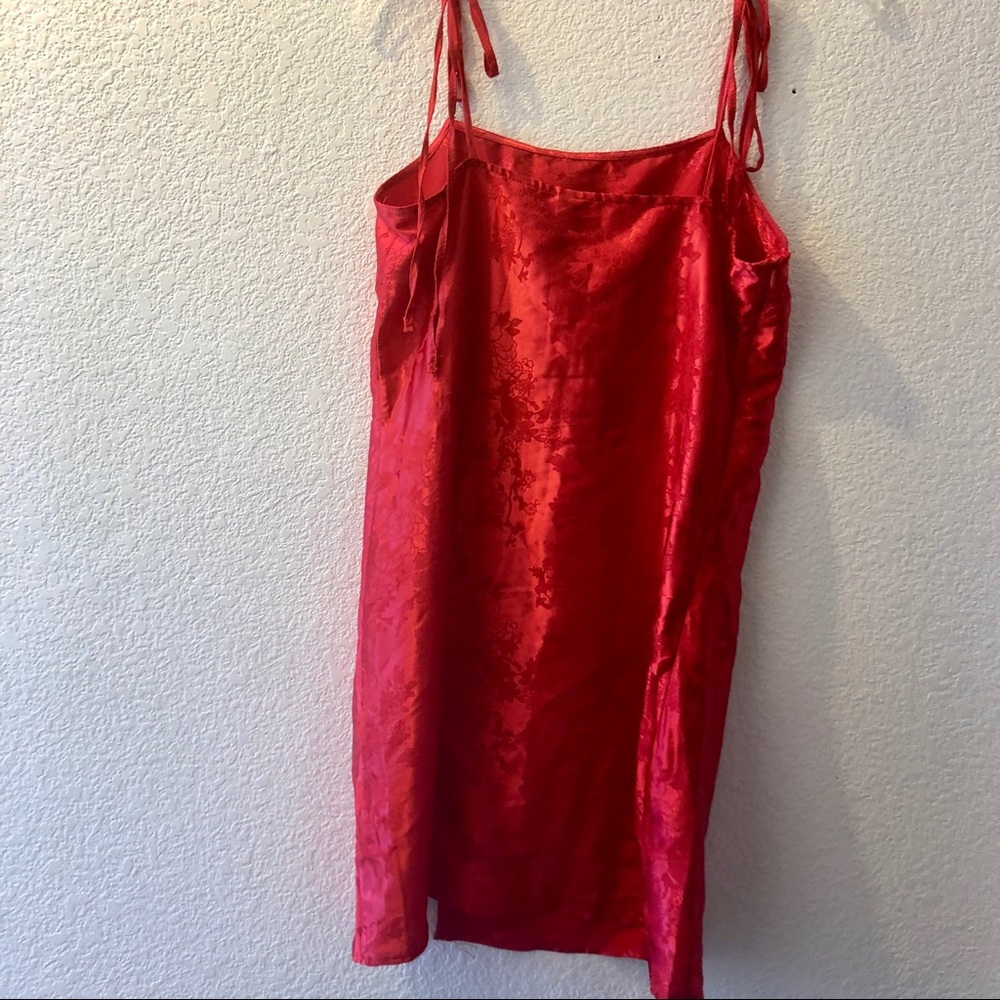 Red tie shoulder mini dress - Picture 6 of 9